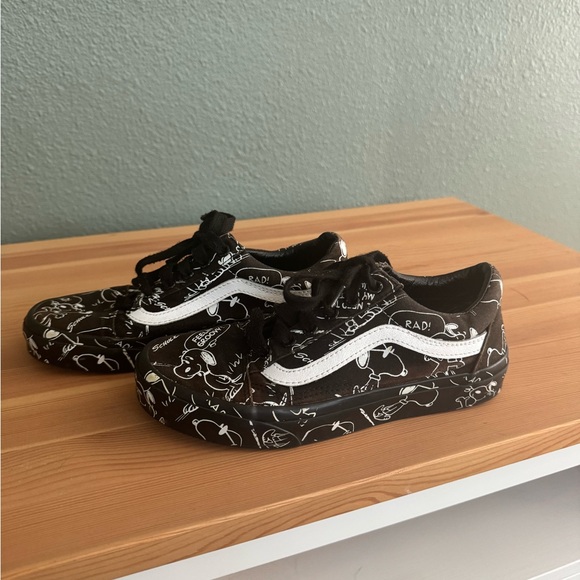 Vans Old Skool x Peanuts Snoopy Women 6.5 - Picture 1 of 4